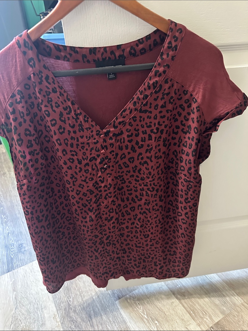 Women's Burgundy Leopard Print V-Neck Tee by